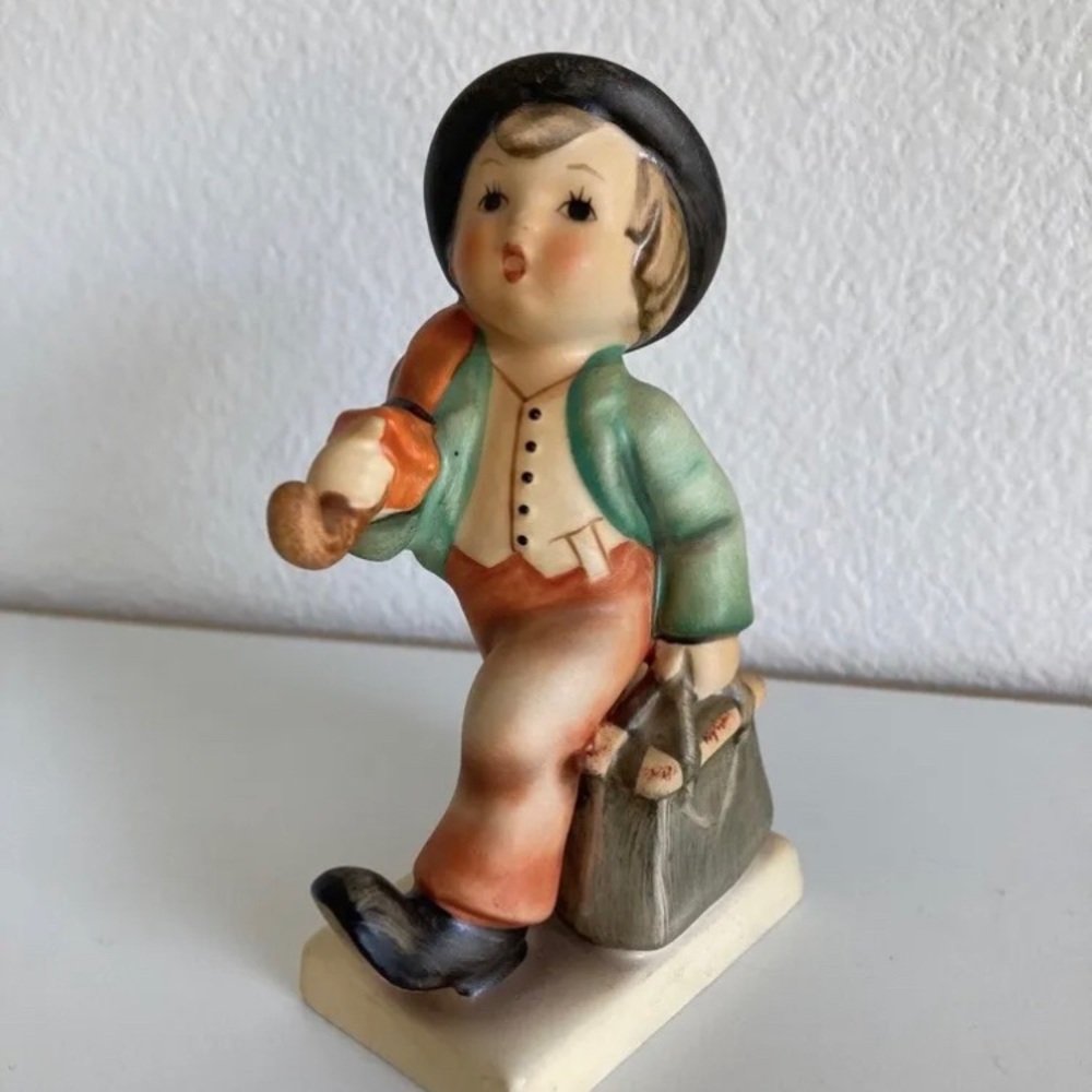 Hummel Figurine #11 2/0